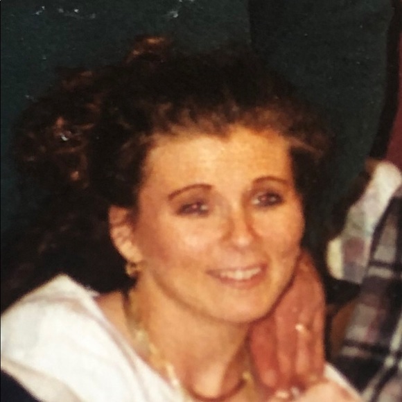 Meet your Posher, Denise - Picture 2 of 2